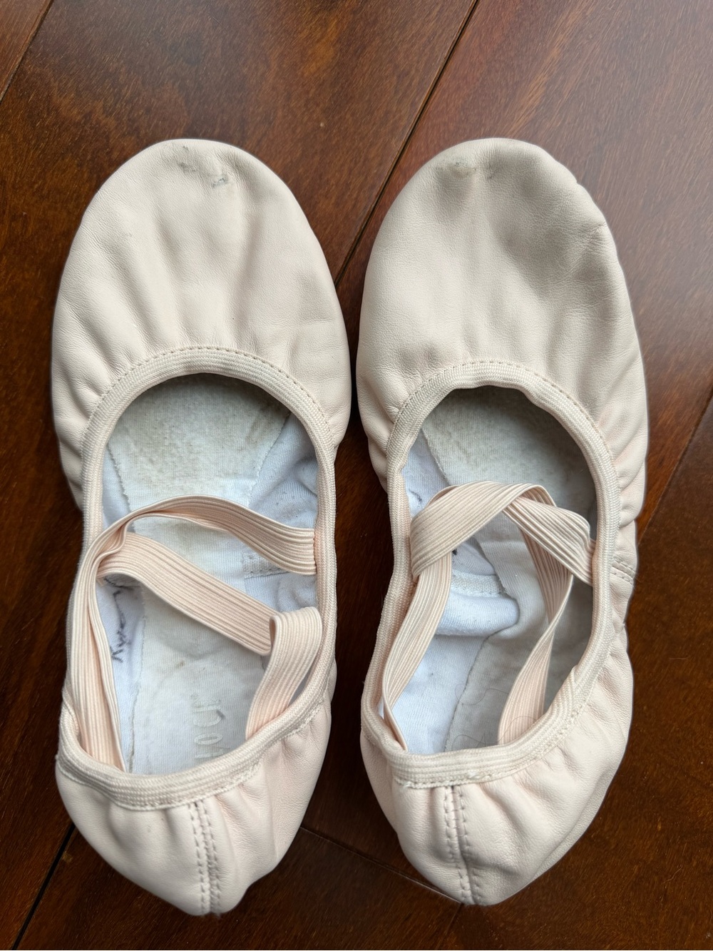 Bloch Kids Ballet Slippers in Light Pink - size 5C